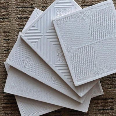 Dobra cena Zewnętrzny sufit gipsowy z PCV, wodoodporny sufit podwieszany z laminatu PCV w Internecie