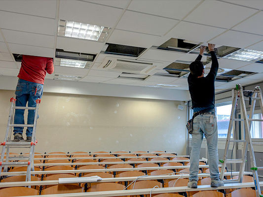 Dobra cena Dostosowywalne systemy sufitowe z gipsu z PVC umożliwiające dostosowanie rozmiarów i wykończeń do spełnienia określonych wymagań architektonicznych w Internecie