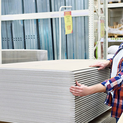 Dobra cena Niestandardowa płytka gipsowa odsiarczalna odporna na wodę 9 mm/12 mm/15 mm do remontu mieszkalnego w Internecie