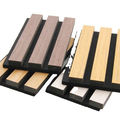 Dobra cena Eco-Friendly Akupanel Acoustic Slat Wall Panel with 550kg/m3 ~ 880kg/m3 Density and 21mm Thickness for Modern Living Room Soundproofing w Internecie