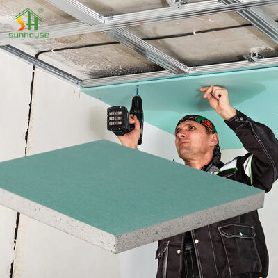 Dobra cena 12mm wodoszczelna płytka gipsowa do sufitów ścian suchowodowych przegrody powierzchni papierowej płytki gipsowej dla sypialni w Internecie